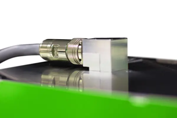 mac-p-xf510r-angle-connector